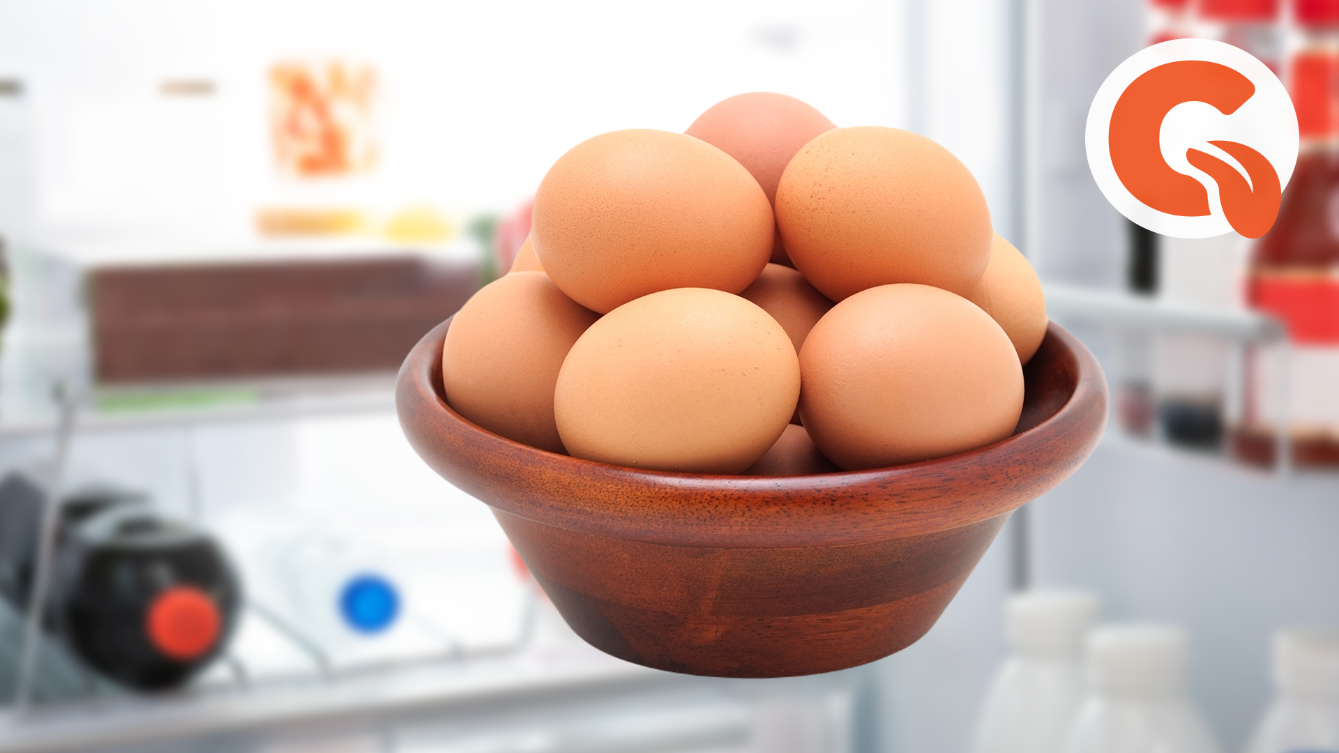 Курица несет яйца без скорлупы: что делать и причины
