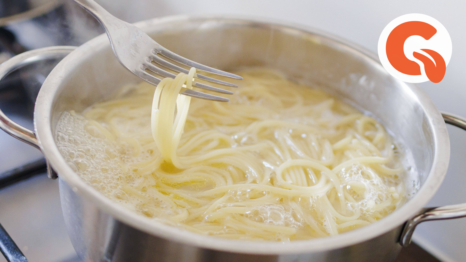 После варки макарон. Вода из под макарон. Промыть макароны. Блюда из муки. Как приготовить пасту для спагетти.
