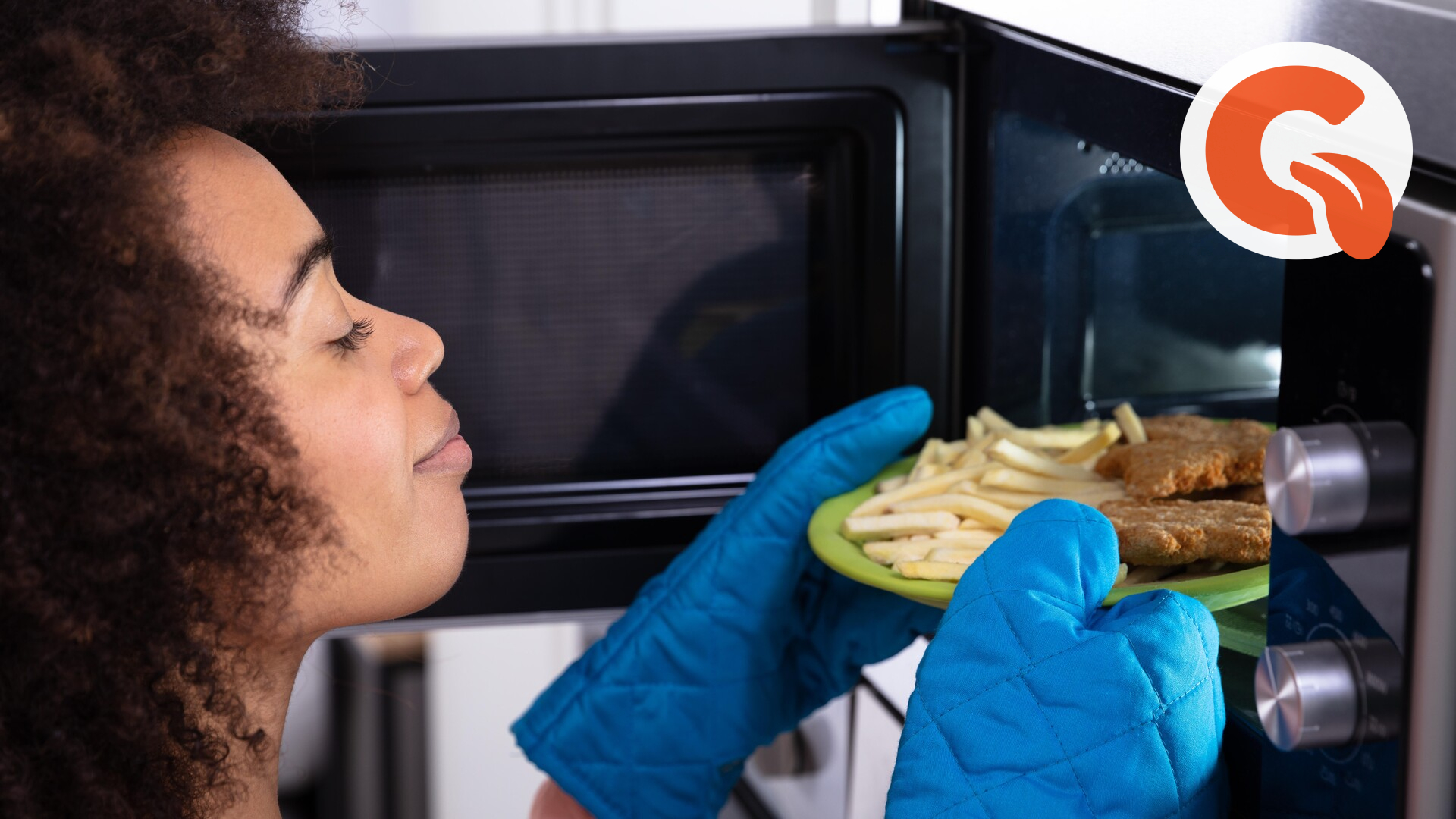 Почему микроволновка не греет еду. Микроволновая печь в будущем. Микроволновка Мем. СВЧ печи запретили в Японии. Картошка для микроволновки внутри.